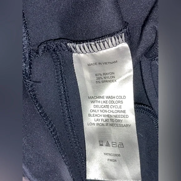 Quince Ultra-Stretch Ponte Flare Leg Pants Navy Size Medium - Picture 8 of 8